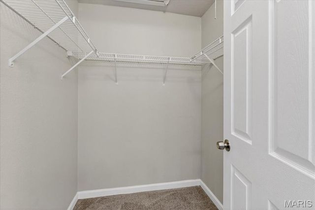 1977 Hunting Lake Court 1977, Kirkwood, MO 63122