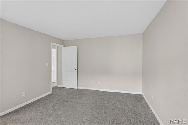 1977 Hunting Lake Court 1977, Kirkwood, MO 63122