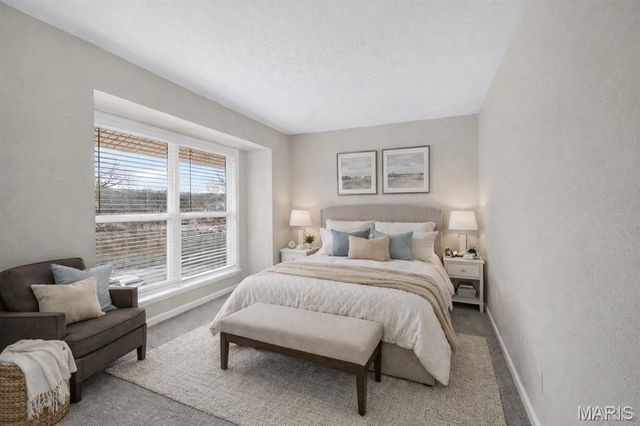 1977 Hunting Lake Court 1977, Kirkwood, MO 63122