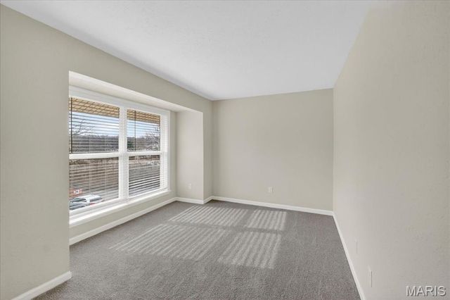 1977 Hunting Lake Court 1977, Kirkwood, MO 63122