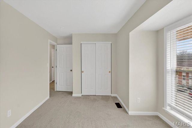 1977 Hunting Lake Court 1977, Kirkwood, MO 63122