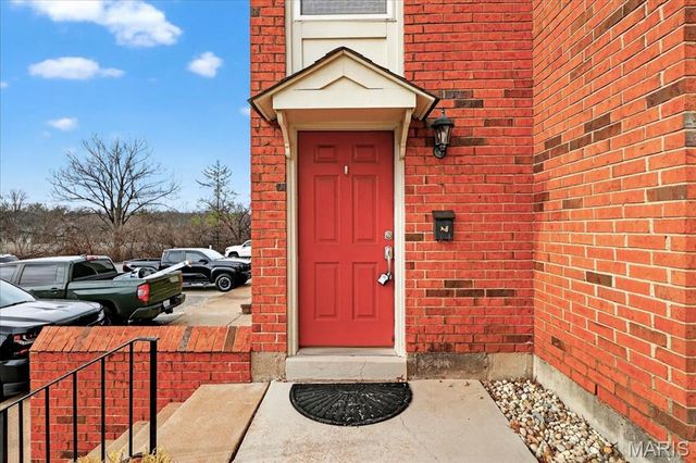 1977 Hunting Lake Court 1977, Kirkwood, MO 63122