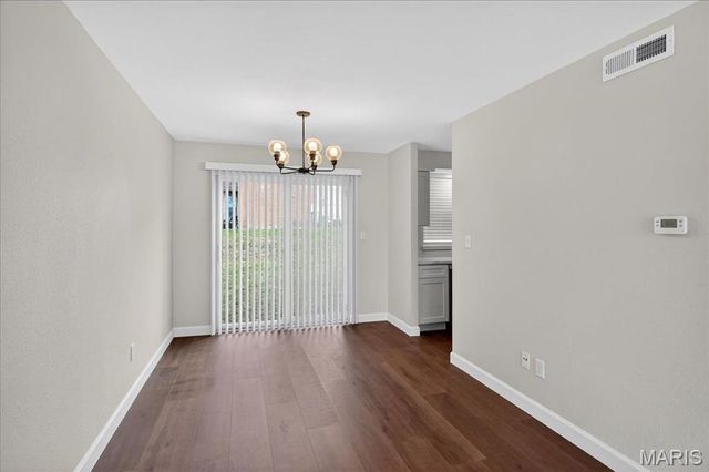 1977 Hunting Lake Court 1977, Kirkwood, MO 63122