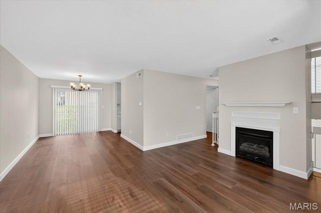 1977 Hunting Lake Court 1977, Kirkwood, MO 63122