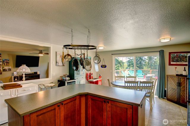 1054 NE Pennington Loop, Coupeville, WA 98239