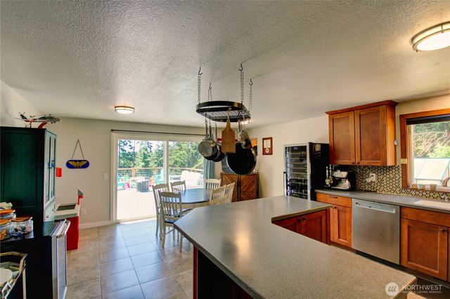 1054 NE Pennington Loop, Coupeville, WA 98239