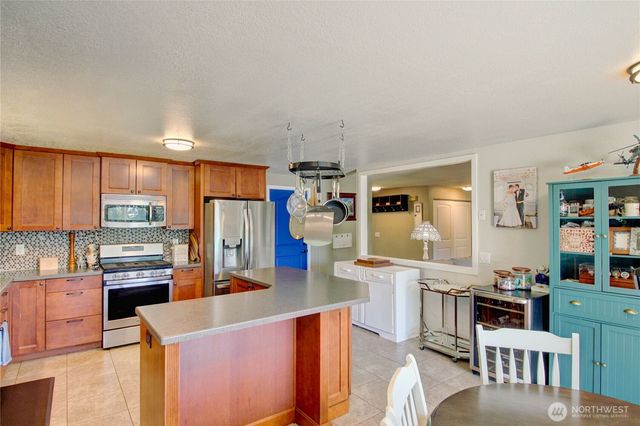 1054 NE Pennington Loop, Coupeville, WA 98239
