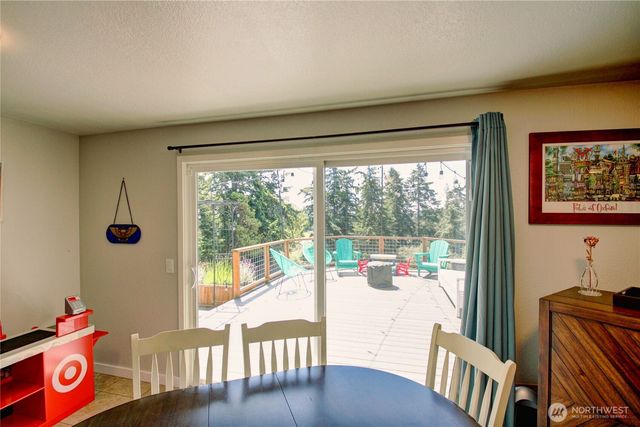 1054 NE Pennington Loop, Coupeville, WA 98239