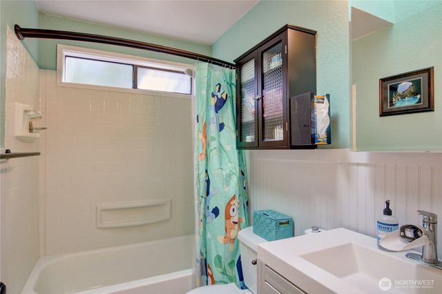 1054 NE Pennington Loop, Coupeville, WA 98239
