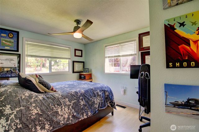1054 NE Pennington Loop, Coupeville, WA 98239