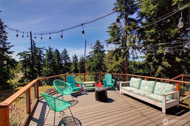 1054 NE Pennington Loop, Coupeville, WA 98239