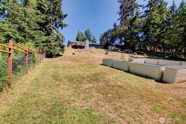 1054 NE Pennington Loop, Coupeville, WA 98239