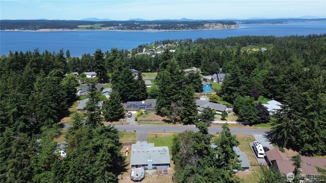 1054 NE Pennington Loop, Coupeville, WA 98239