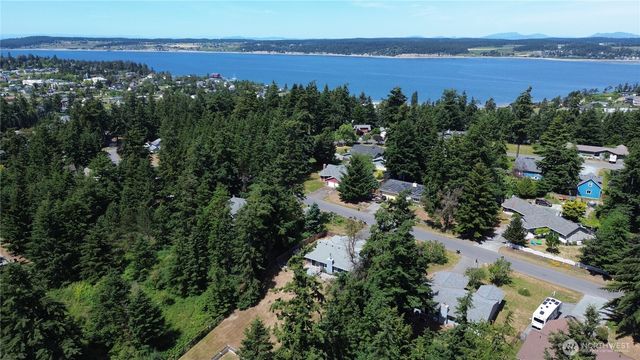 1054 NE Pennington Loop, Coupeville, WA 98239