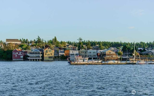 1054 NE Pennington Loop, Coupeville, WA 98239
