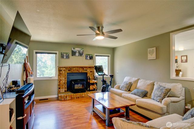 1054 NE Pennington Loop, Coupeville, WA 98239