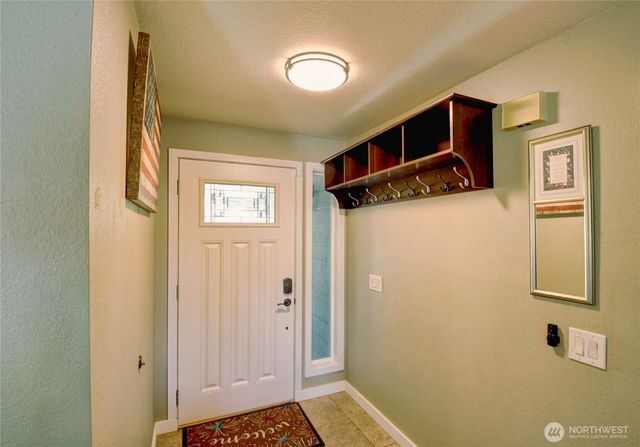 1054 NE Pennington Loop, Coupeville, WA 98239
