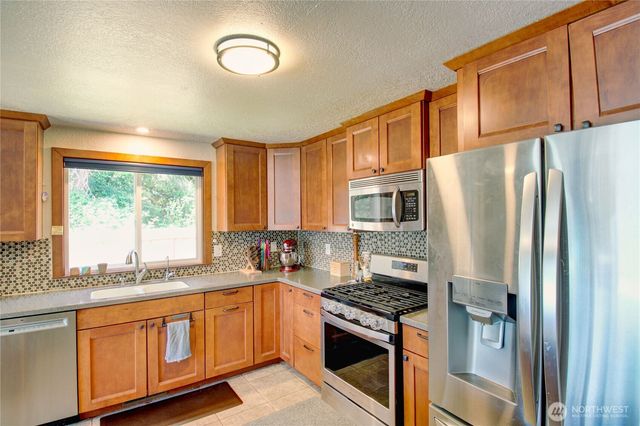 1054 NE Pennington Loop, Coupeville, WA 98239