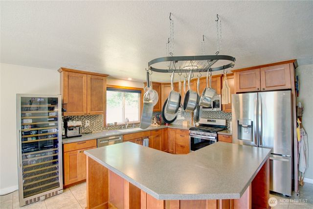 1054 NE Pennington Loop, Coupeville, WA 98239
