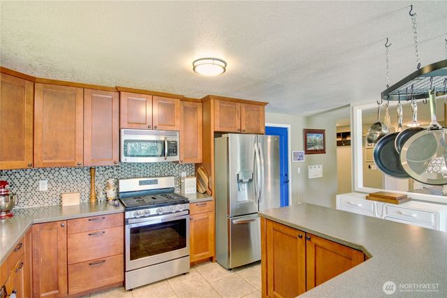 1054 NE Pennington Loop, Coupeville, WA 98239
