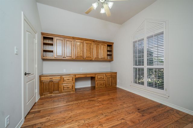 1604 Colonial Drive, Longview, TX 75605