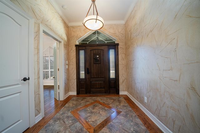 1604 Colonial Drive, Longview, TX 75605