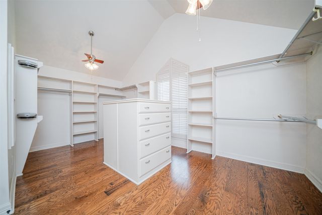 1604 Colonial Drive, Longview, TX 75605