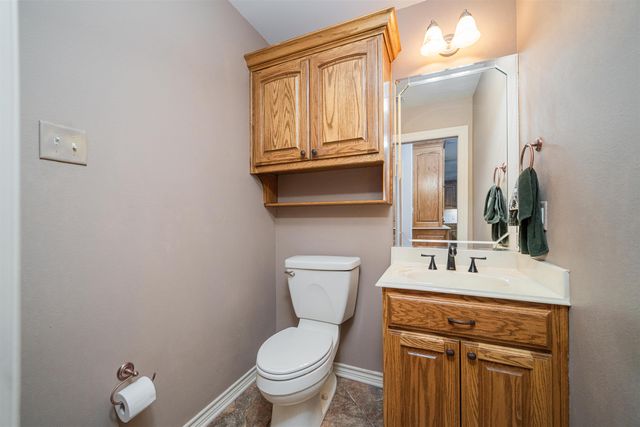 1604 Colonial Drive, Longview, TX 75605