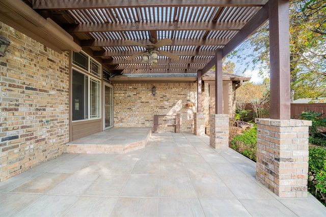 1604 Colonial Drive, Longview, TX 75605