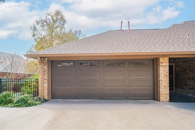 1604 Colonial Drive, Longview, TX 75605