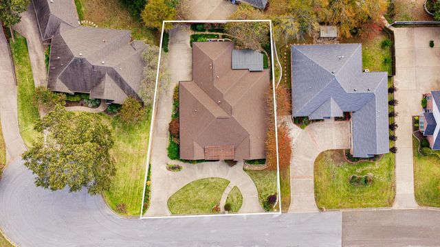 1604 Colonial Drive, Longview, TX 75605