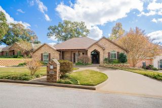 1604 Colonial Drive, Longview, TX 75605