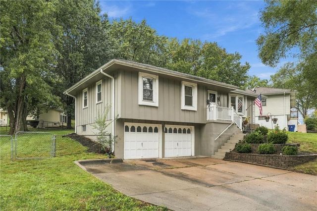 16317 E 34th Street S, Independence, MO 64055
