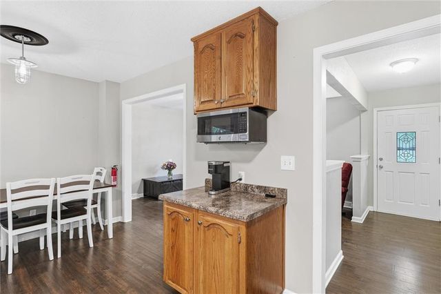 16317 E 34th Street S, Independence, MO 64055