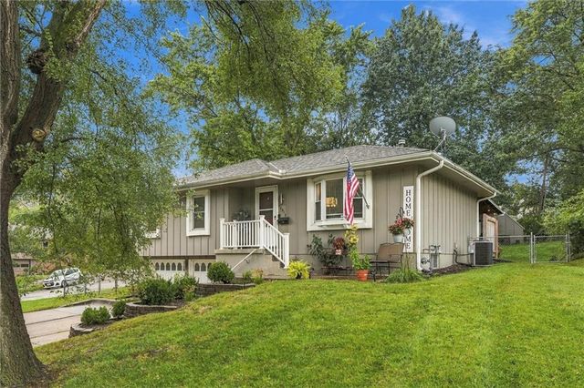 16317 E 34th Street S, Independence, MO 64055