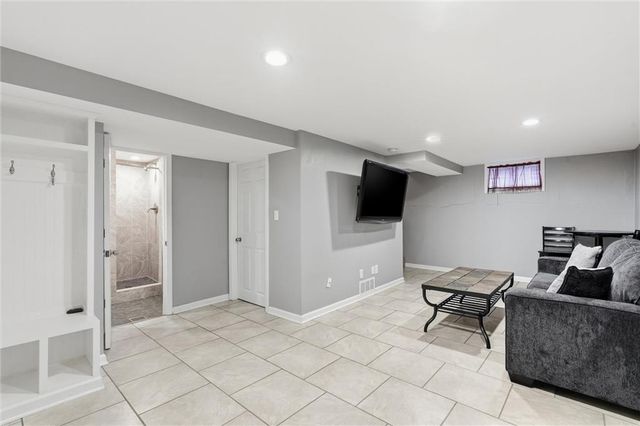 16317 E 34th Street S, Independence, MO 64055