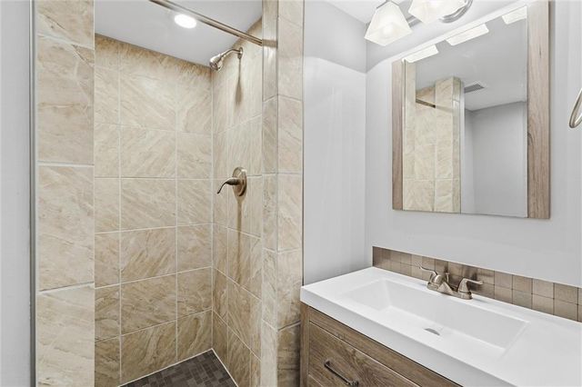 16317 E 34th Street S, Independence, MO 64055