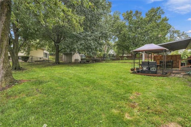 16317 E 34th Street S, Independence, MO 64055