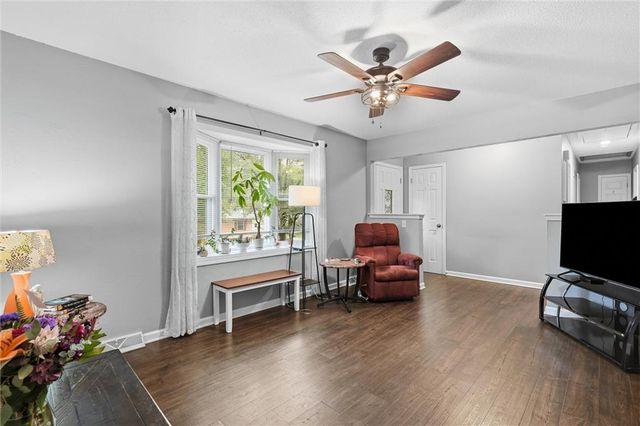 16317 E 34th Street S, Independence, MO 64055