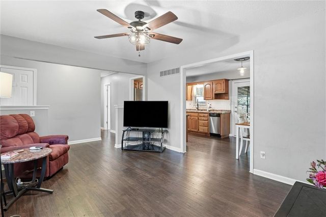 16317 E 34th Street S, Independence, MO 64055