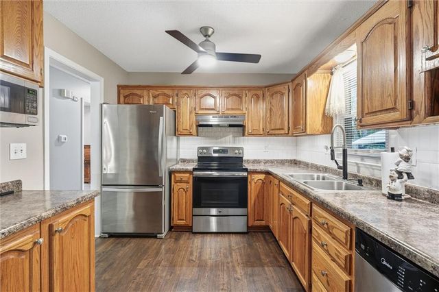 16317 E 34th Street S, Independence, MO 64055