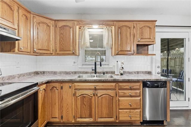 16317 E 34th Street S, Independence, MO 64055