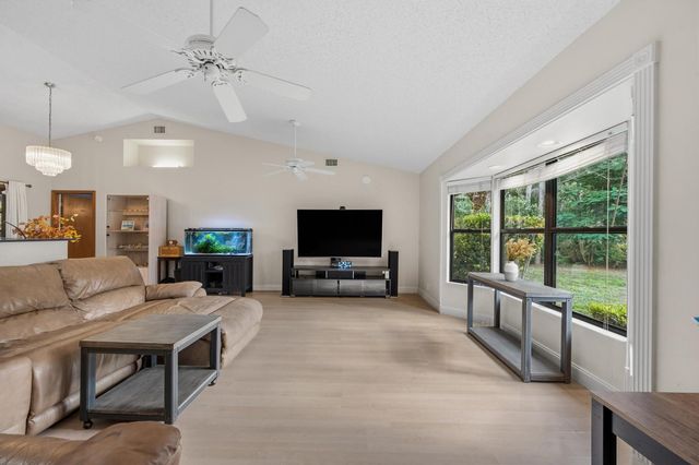 7169 154th Court N, Palm Beach Gardens, FL 33418