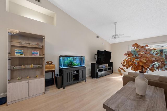 7169 154th Court N, Palm Beach Gardens, FL 33418