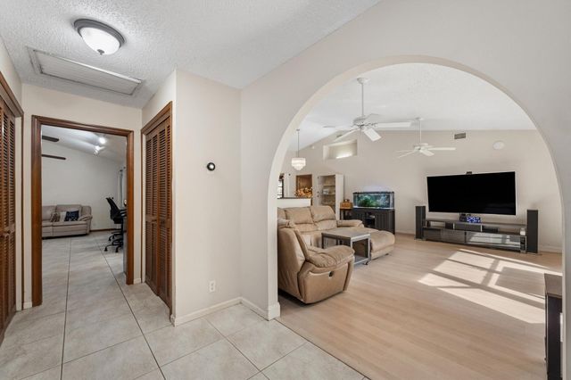 7169 154th Court N, Palm Beach Gardens, FL 33418