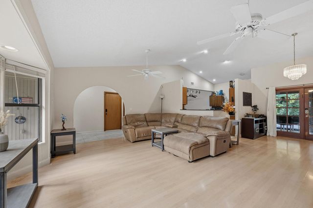 7169 154th Court N, Palm Beach Gardens, FL 33418