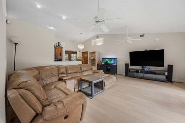 7169 154th Court N, Palm Beach Gardens, FL 33418