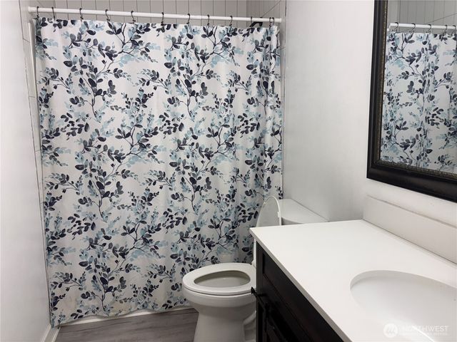 4883 Laura Lane SE, Port Orchard, WA 98367