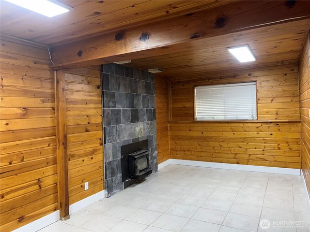 4883 Laura Lane SE, Port Orchard, WA 98367