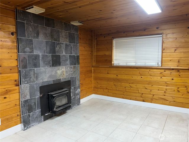 4883 Laura Lane SE, Port Orchard, WA 98367